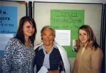 Danuta Mniewska with two students in Germany