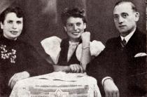 Henryk Prajs' friend Roza Pilberg with her parents