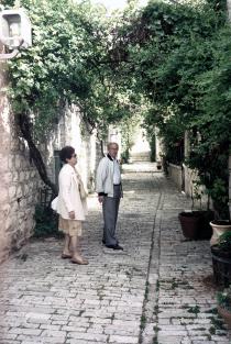 Shimon Danon and his wife Anna Danon in the Botanical Garden in Tel Aviv